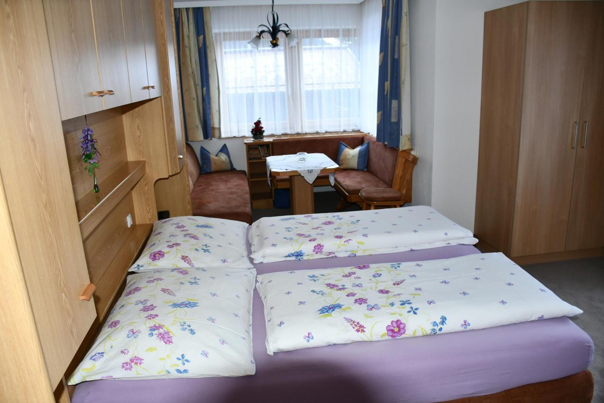 Gaestehaus Brugger Neukirchen am Großvenediger Habitación foto